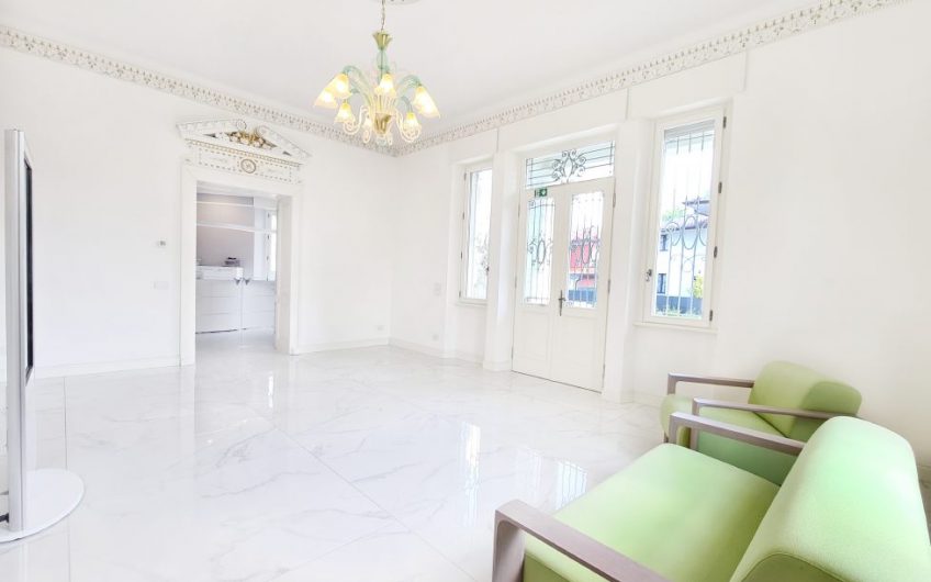 PRESTIGIOSA VILLA ADIBITA A SEDE DIREZIONALE