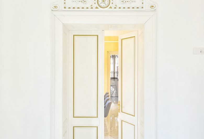 PRESTIGIOSA VILLA ADIBITA A SEDE DIREZIONALE