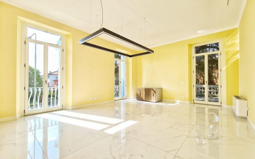 PRESTIGIOSA VILLA ADIBITA A SEDE DIREZIONALE