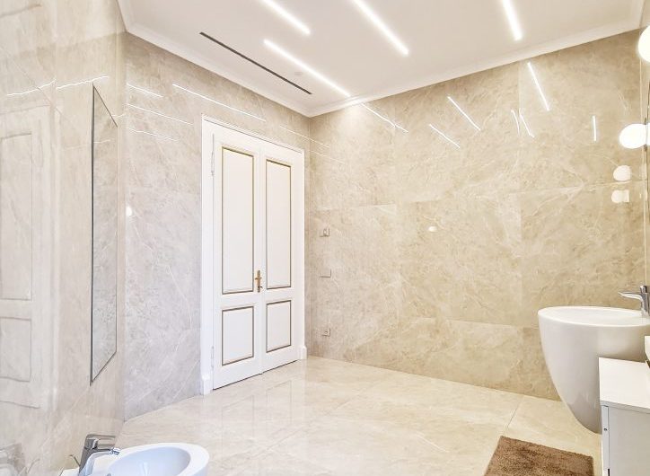 PRESTIGIOSA VILLA ADIBITA A SEDE DIREZIONALE