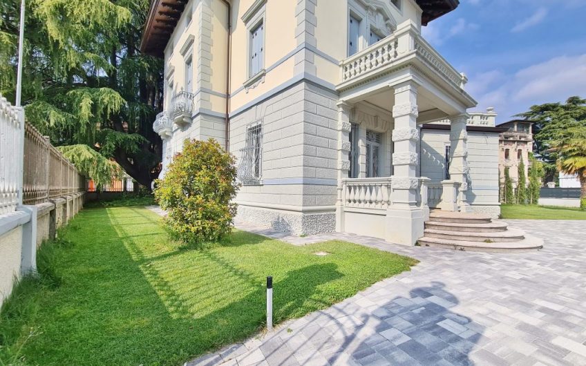 PRESTIGIOSA VILLA ADIBITA A SEDE DIREZIONALE