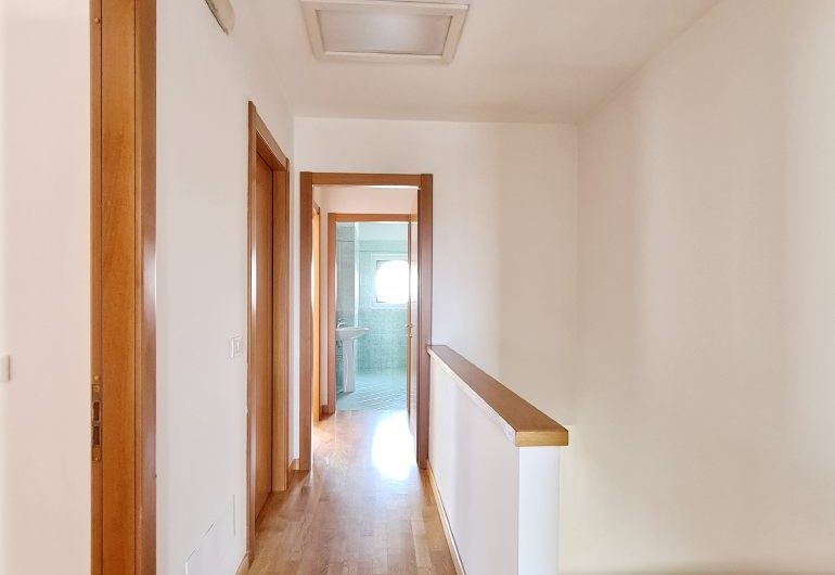 VILLA TRICAMERE NON ARREDATA