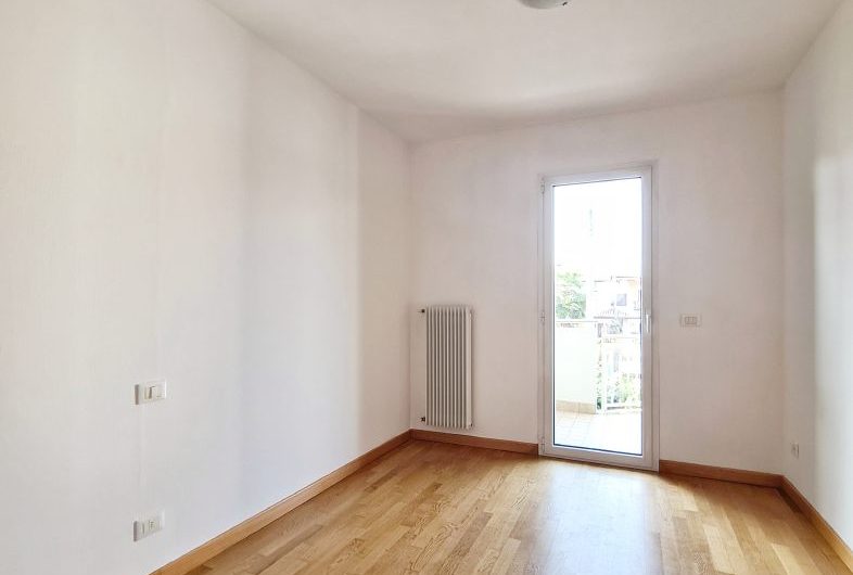 VILLA TRICAMERE NON ARREDATA