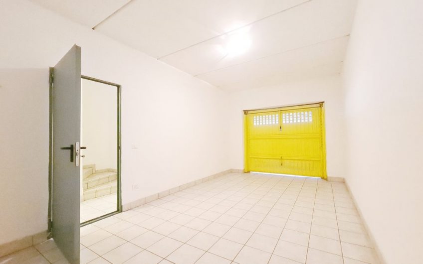 VILLA TRICAMERE NON ARREDATA