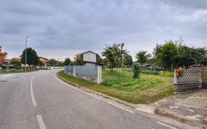 TERRENO EDIFICABILE A LESTIZZA