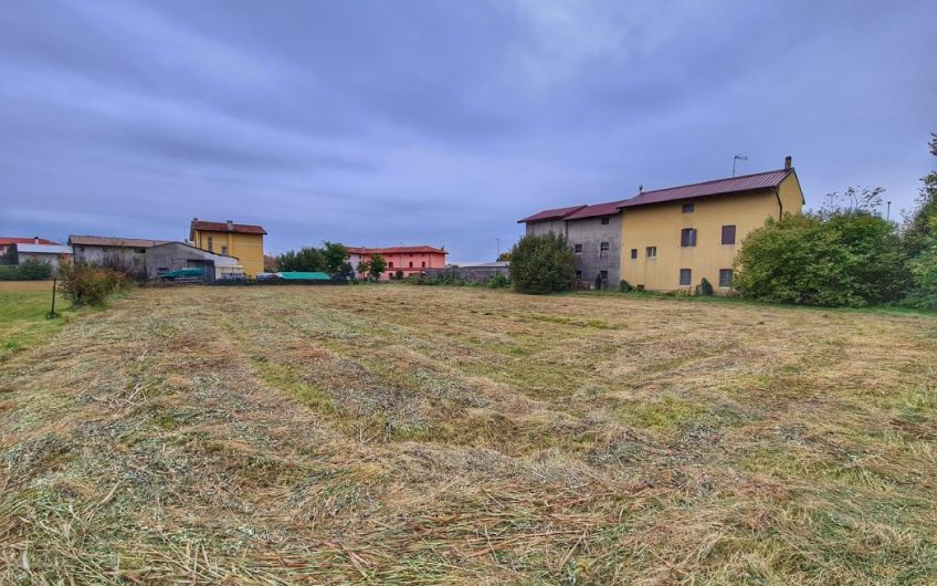 TERRENO EDIFICABILE A LESTIZZA