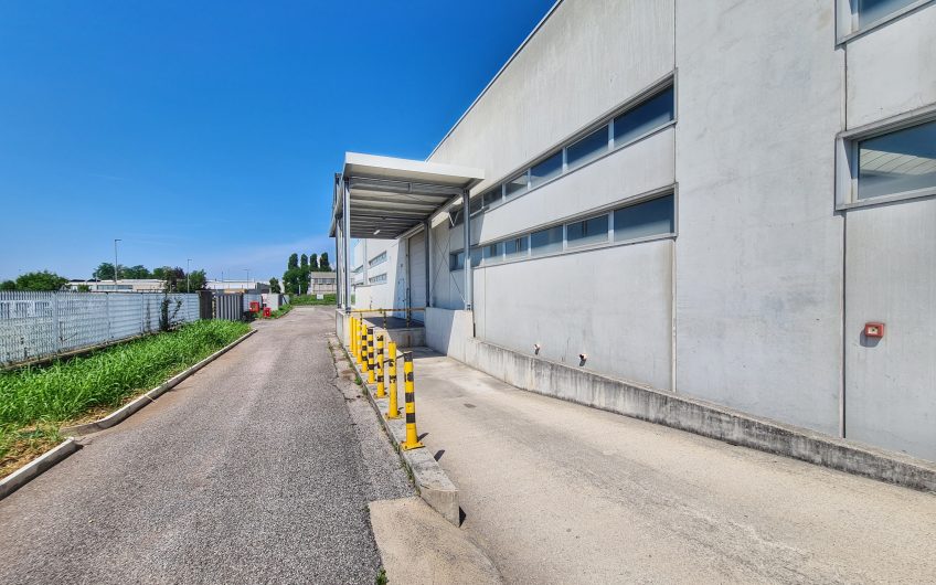 CAPANNONE CON UFFICI – 2000MQ