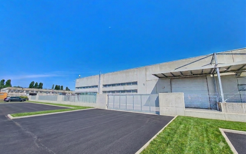 CAPANNONE CON UFFICI – 2000MQ
