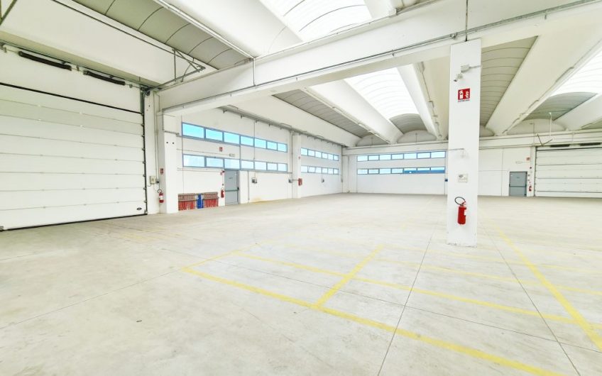 CAPANNONE CON UFFICI – 2000MQ